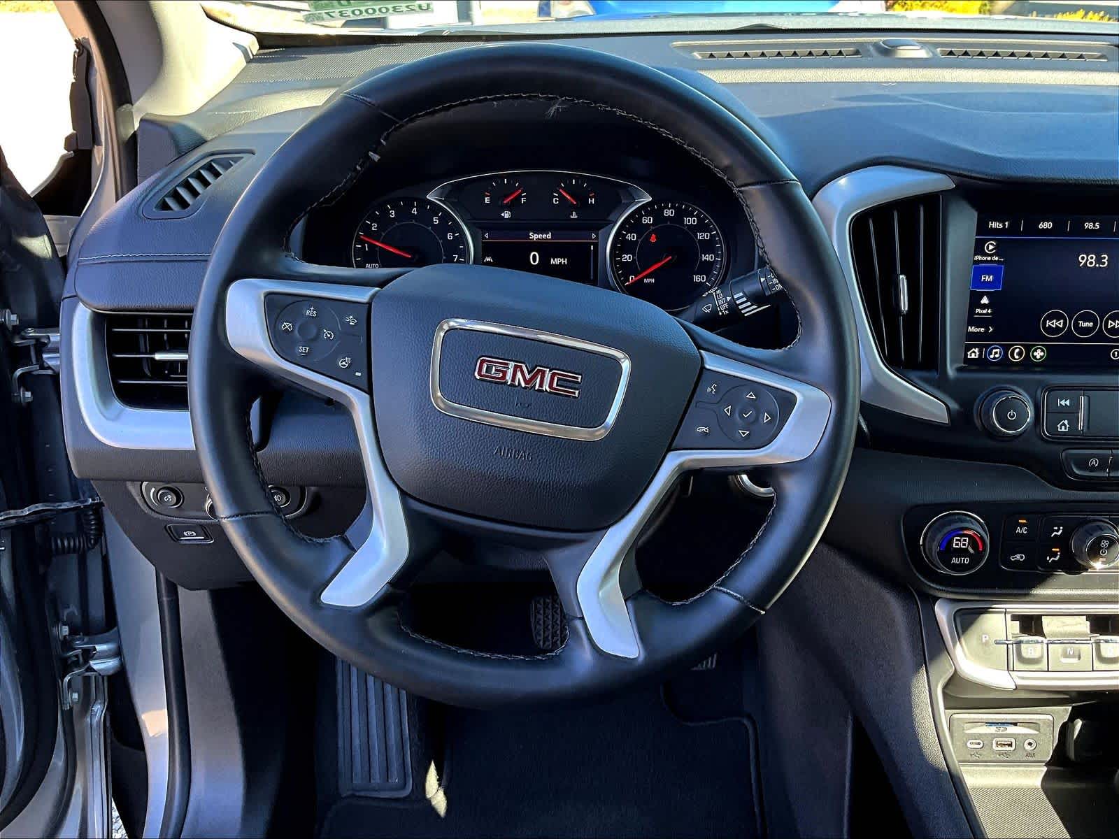 2023 GMC Terrain SLT - Photo 17