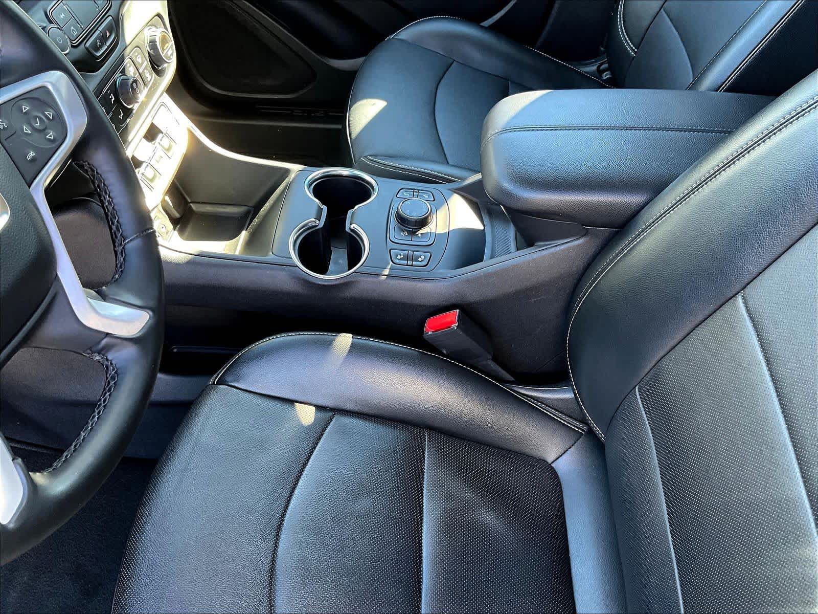 2023 GMC Terrain SLT - Photo 20