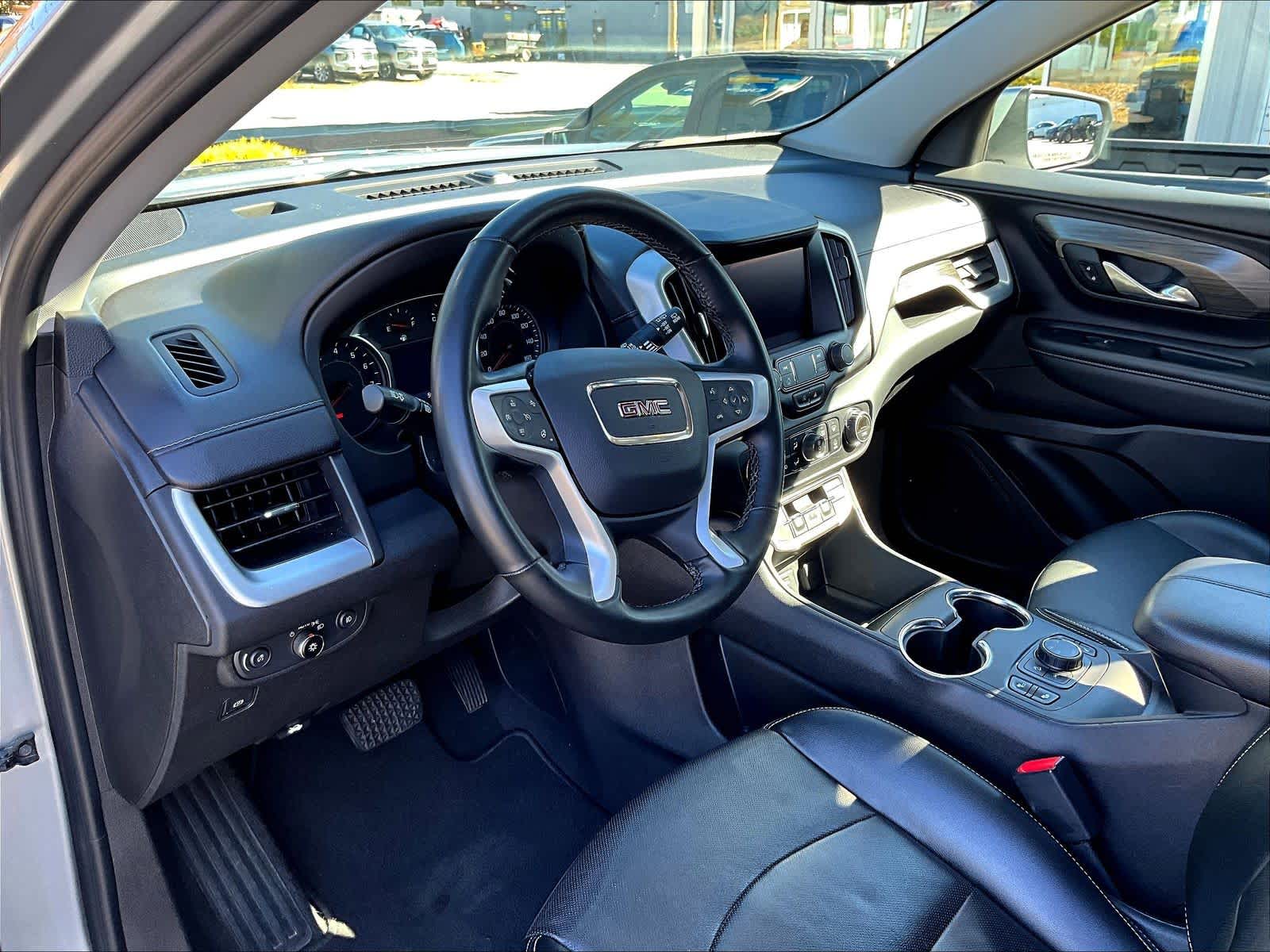 2023 GMC Terrain SLT - Photo 8