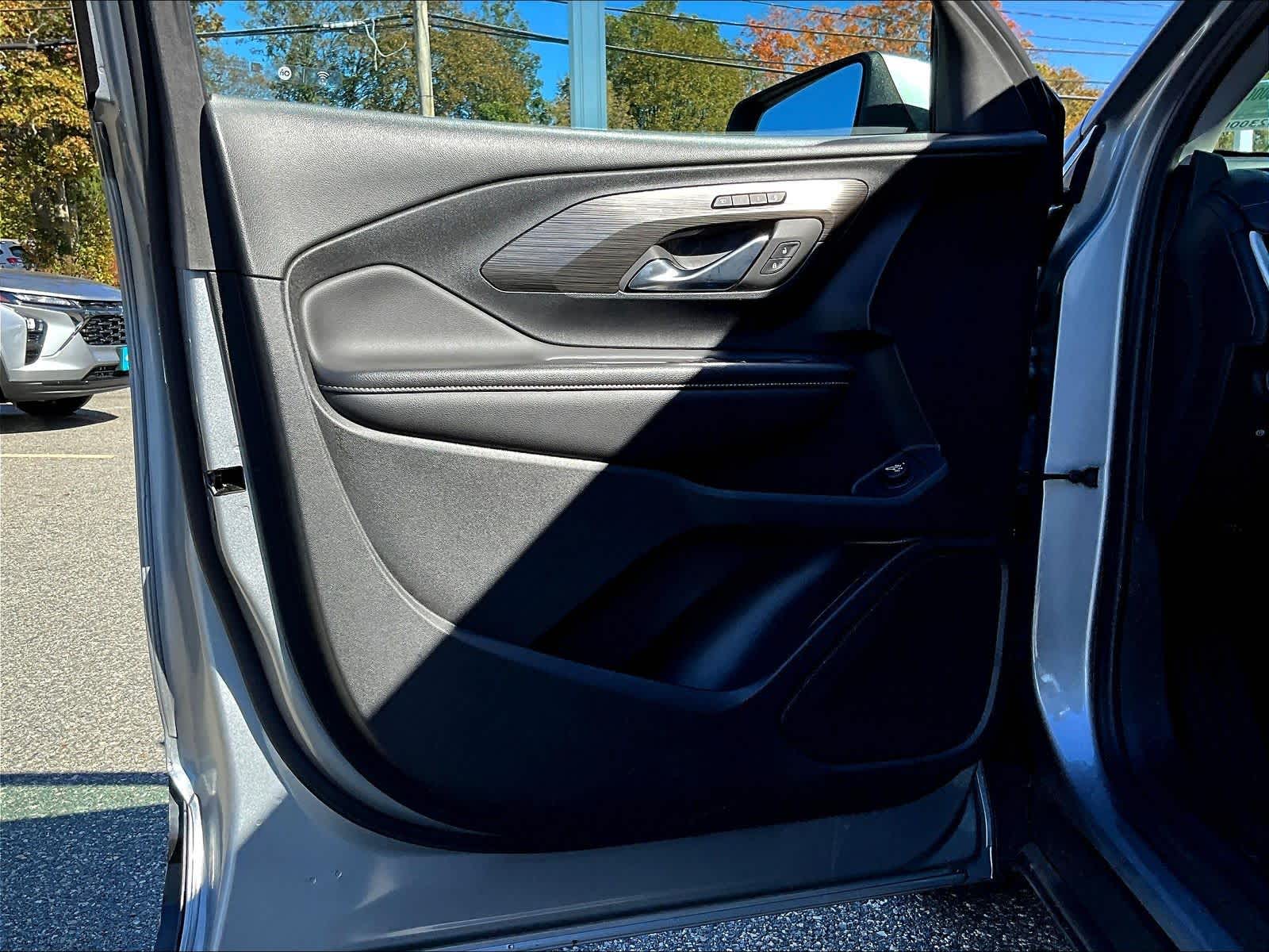 2023 GMC Terrain SLT - Photo 9