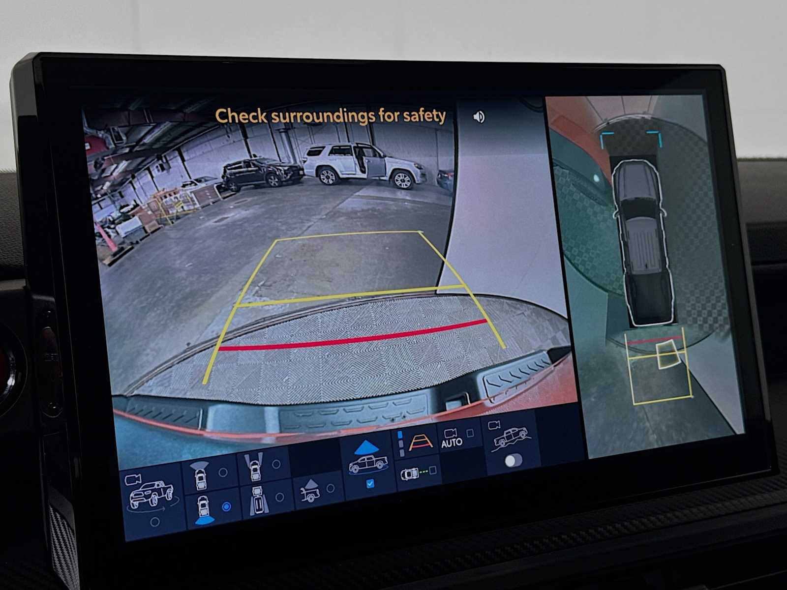 2024 Toyota Tacoma TRD Pro Hybrid - Photo 12