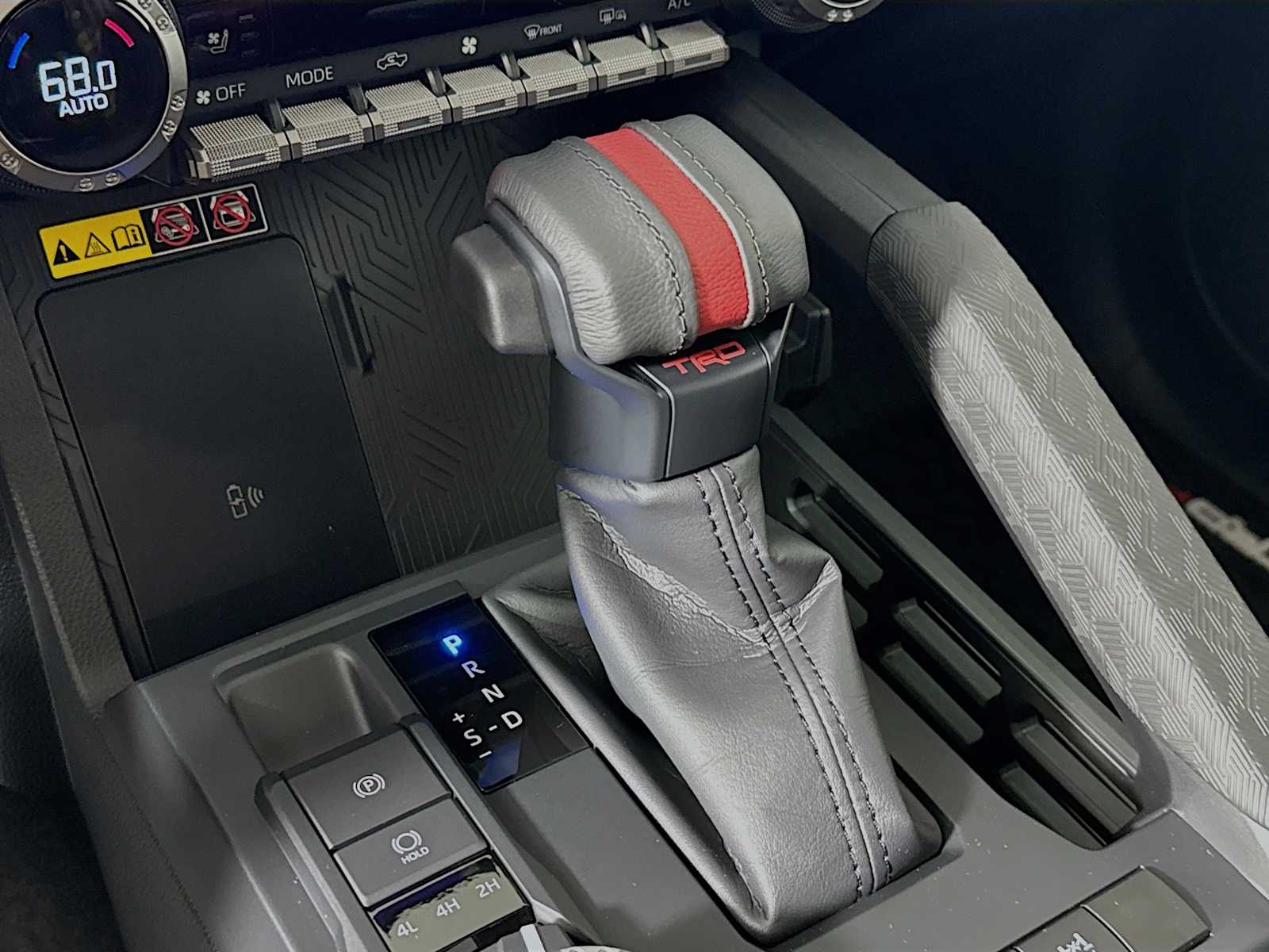 2024 Toyota Tacoma TRD Pro Hybrid - Photo 15