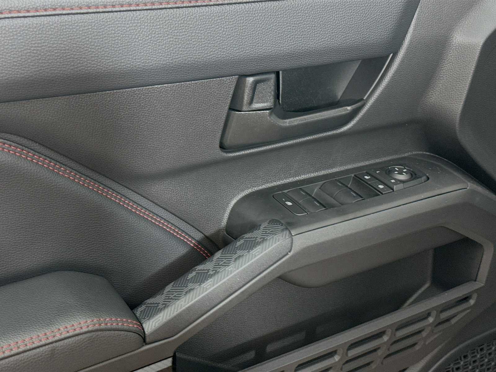 2024 Toyota Tacoma TRD Pro Hybrid - Photo 16