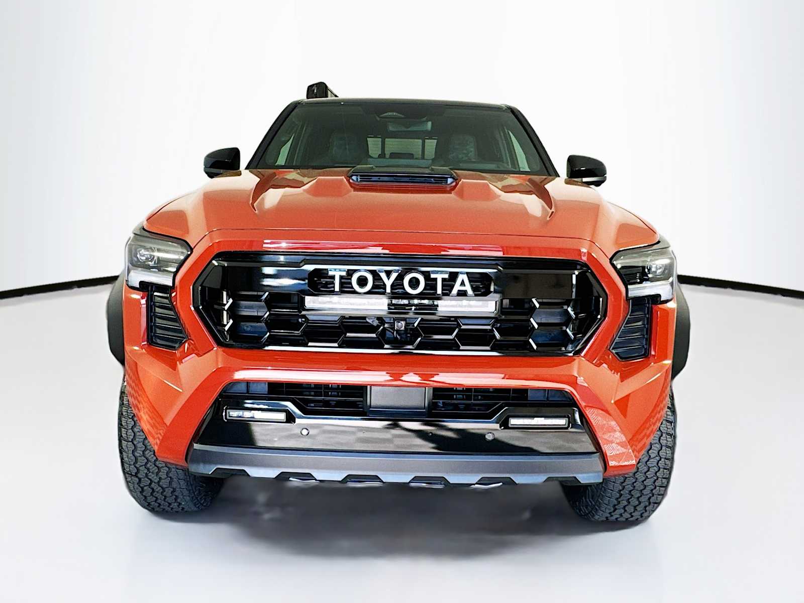 2024 Toyota Tacoma TRD Pro Hybrid - Photo 2