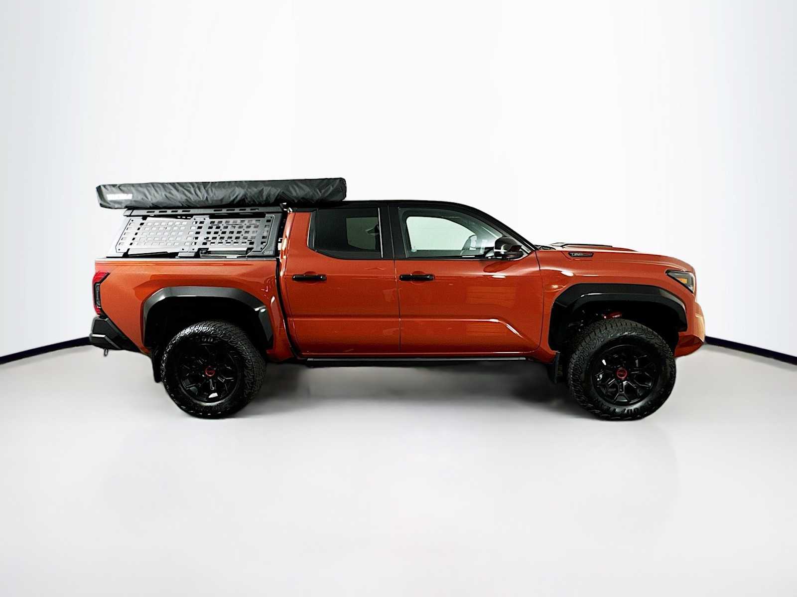 2024 Toyota Tacoma TRD Pro Hybrid - Photo 7