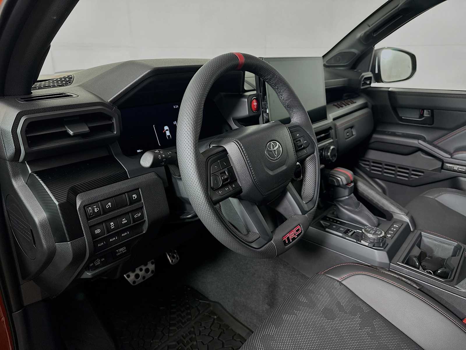 2024 Toyota Tacoma TRD Pro Hybrid - Photo 8