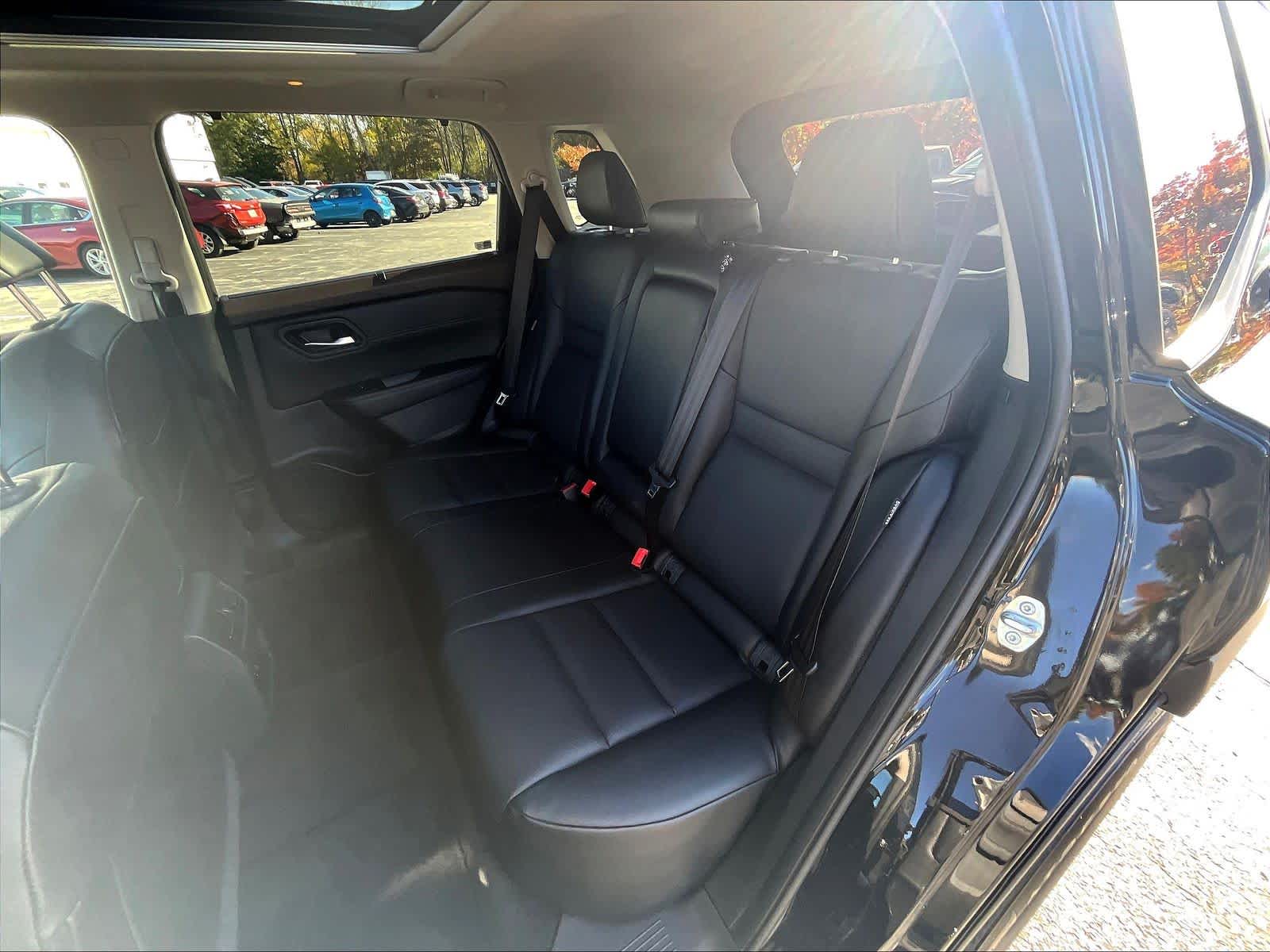 2023 Nissan Rogue SV - Photo 14