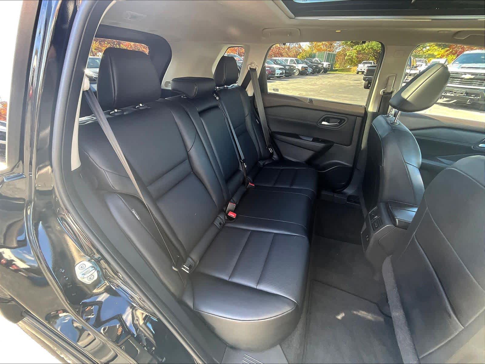 2023 Nissan Rogue SV - Photo 15