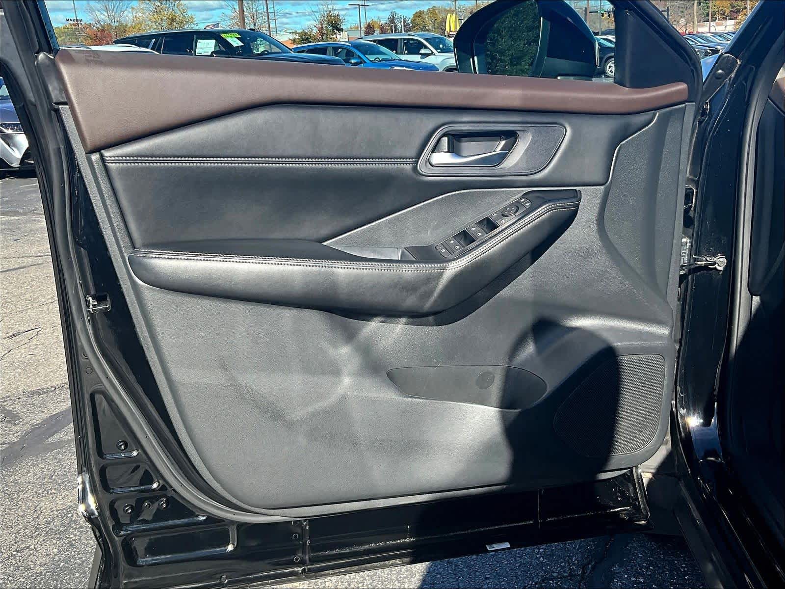 2023 Nissan Rogue SV - Photo 9