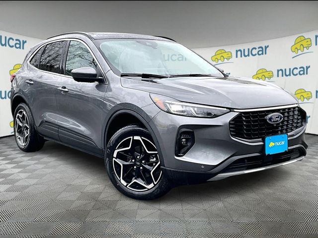 2026 Ford Escape Platinum