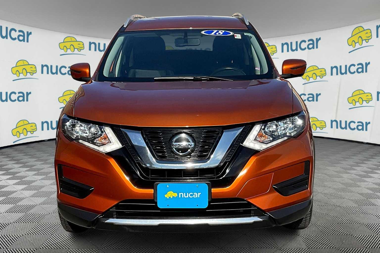 2018 Nissan Rogue SV - Photo 2