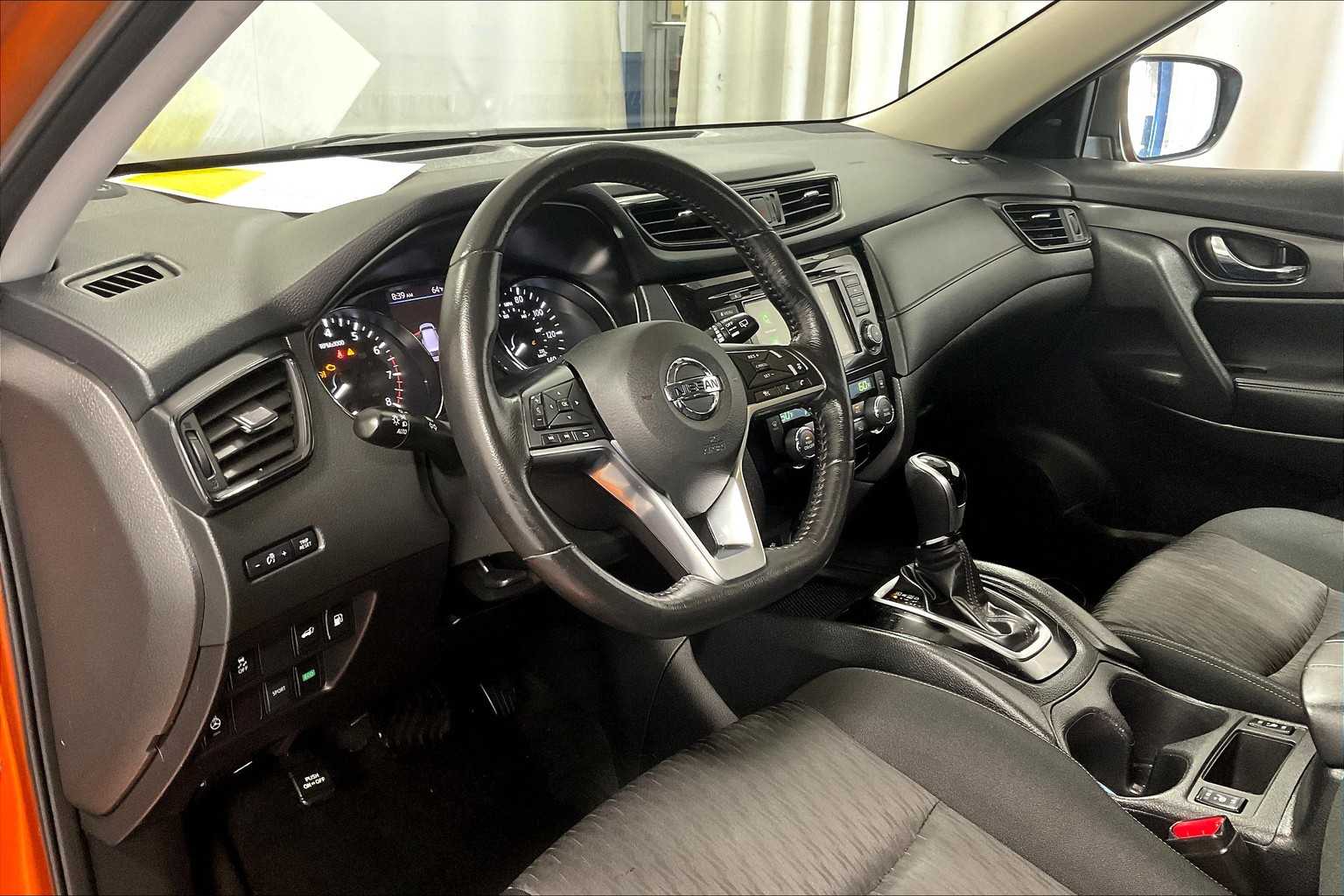 2018 Nissan Rogue SV - Photo 7
