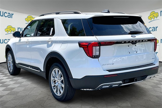 2025 Ford Explorer Active - Photo 4