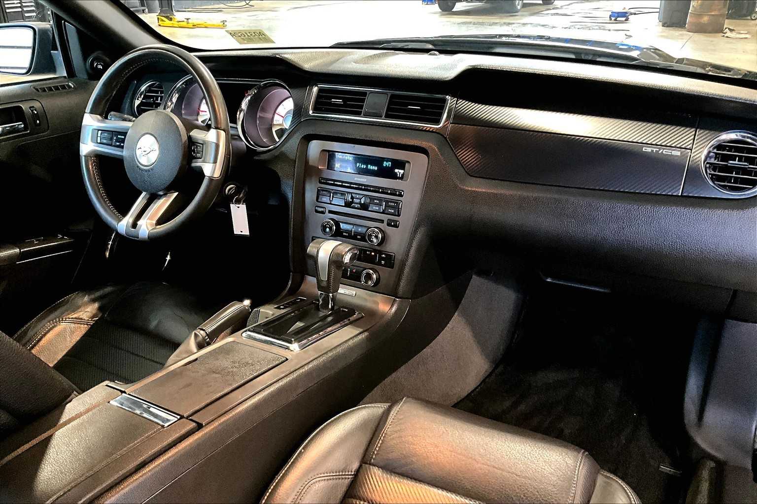 2012 Ford Mustang GT Premium - Photo 14