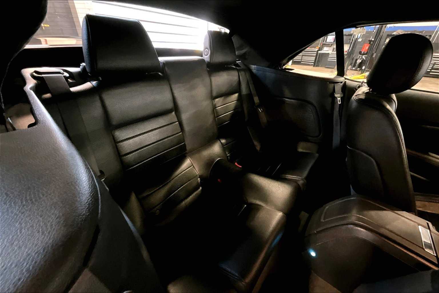 2012 Ford Mustang GT Premium - Photo 16