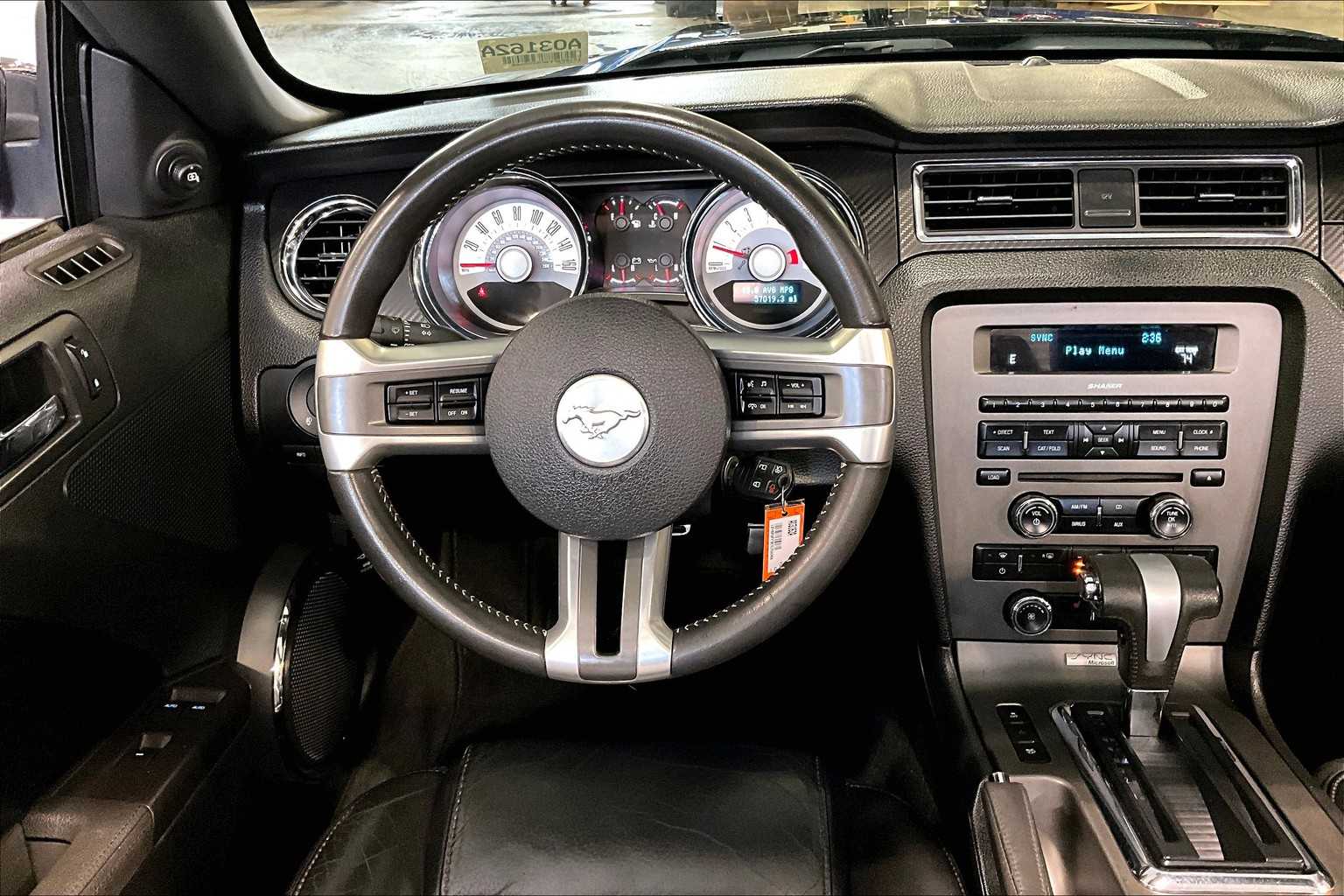 2012 Ford Mustang GT Premium - Photo 17