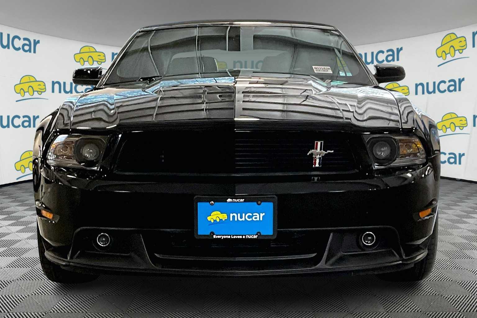 2012 Ford Mustang GT Premium - Photo 2