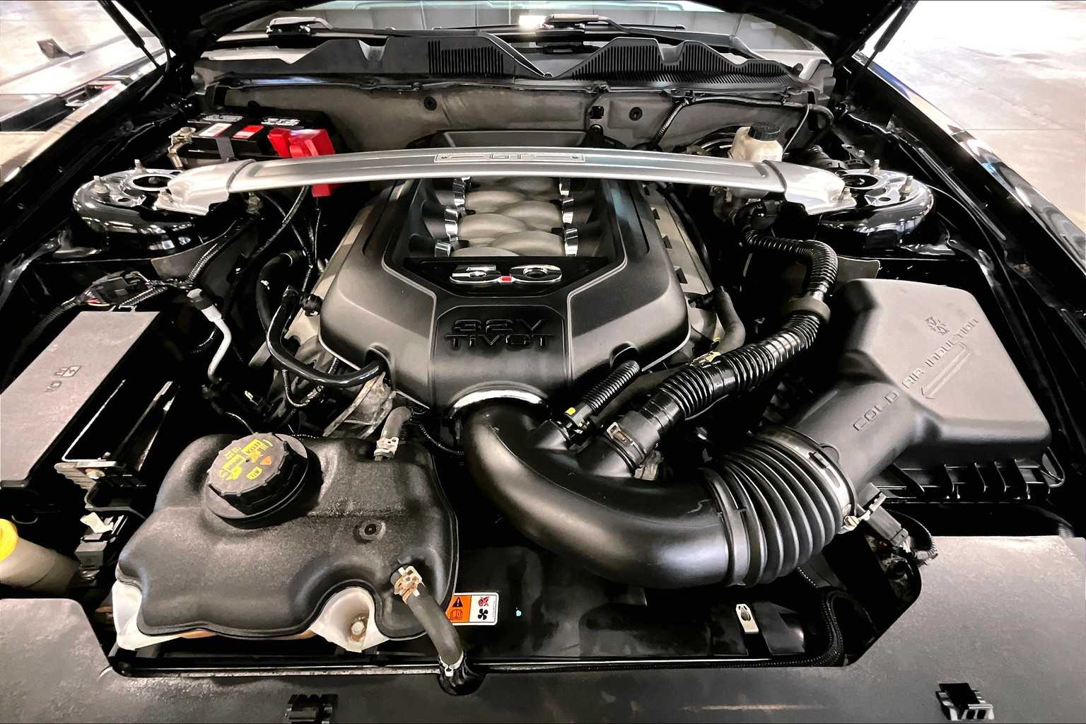 2012 Ford Mustang GT Premium - Photo 30