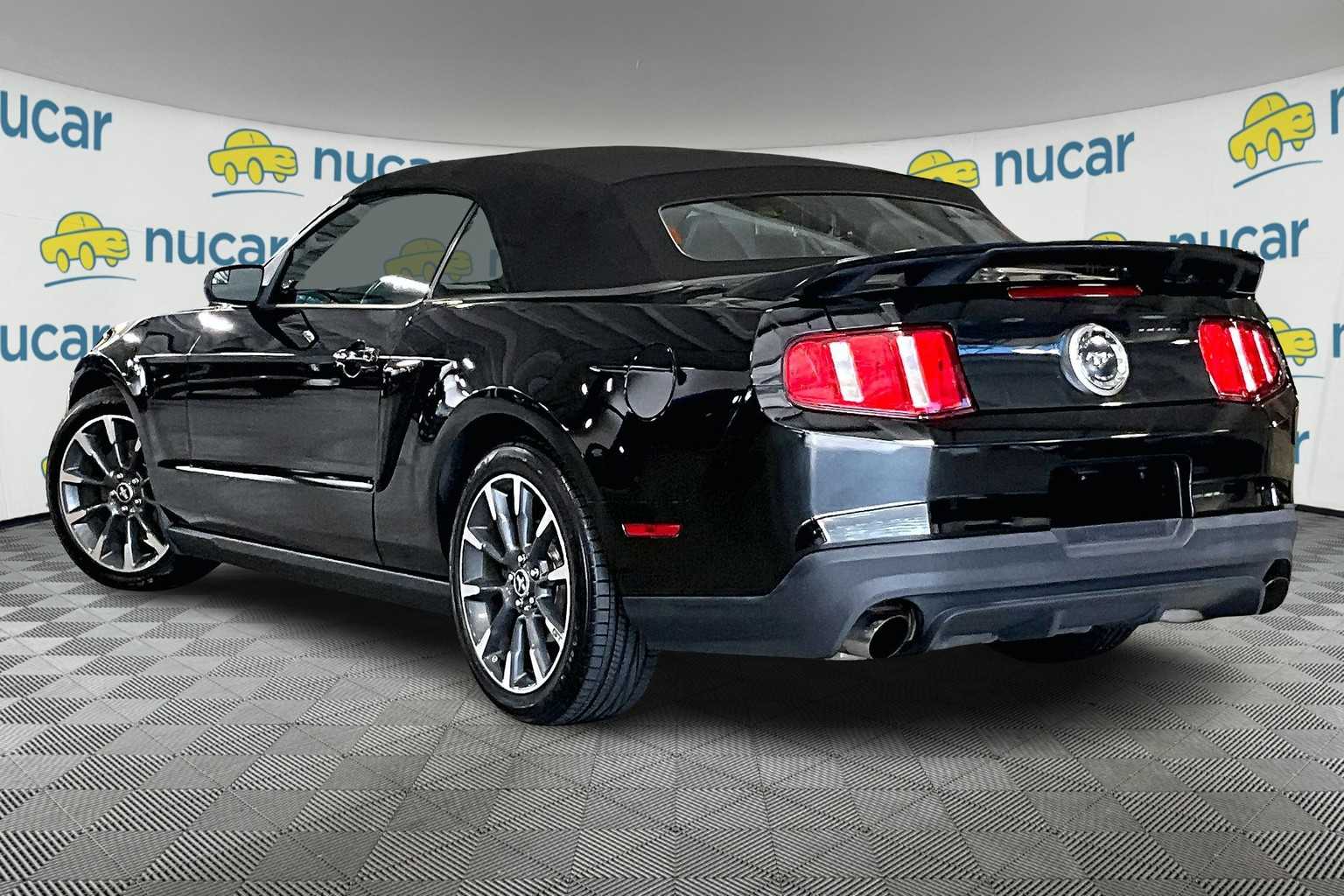 2012 Ford Mustang GT Premium - Photo 4