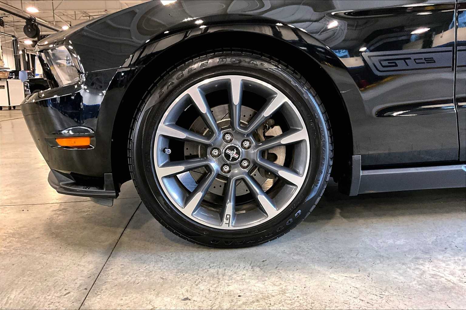 2012 Ford Mustang GT Premium - Photo 7