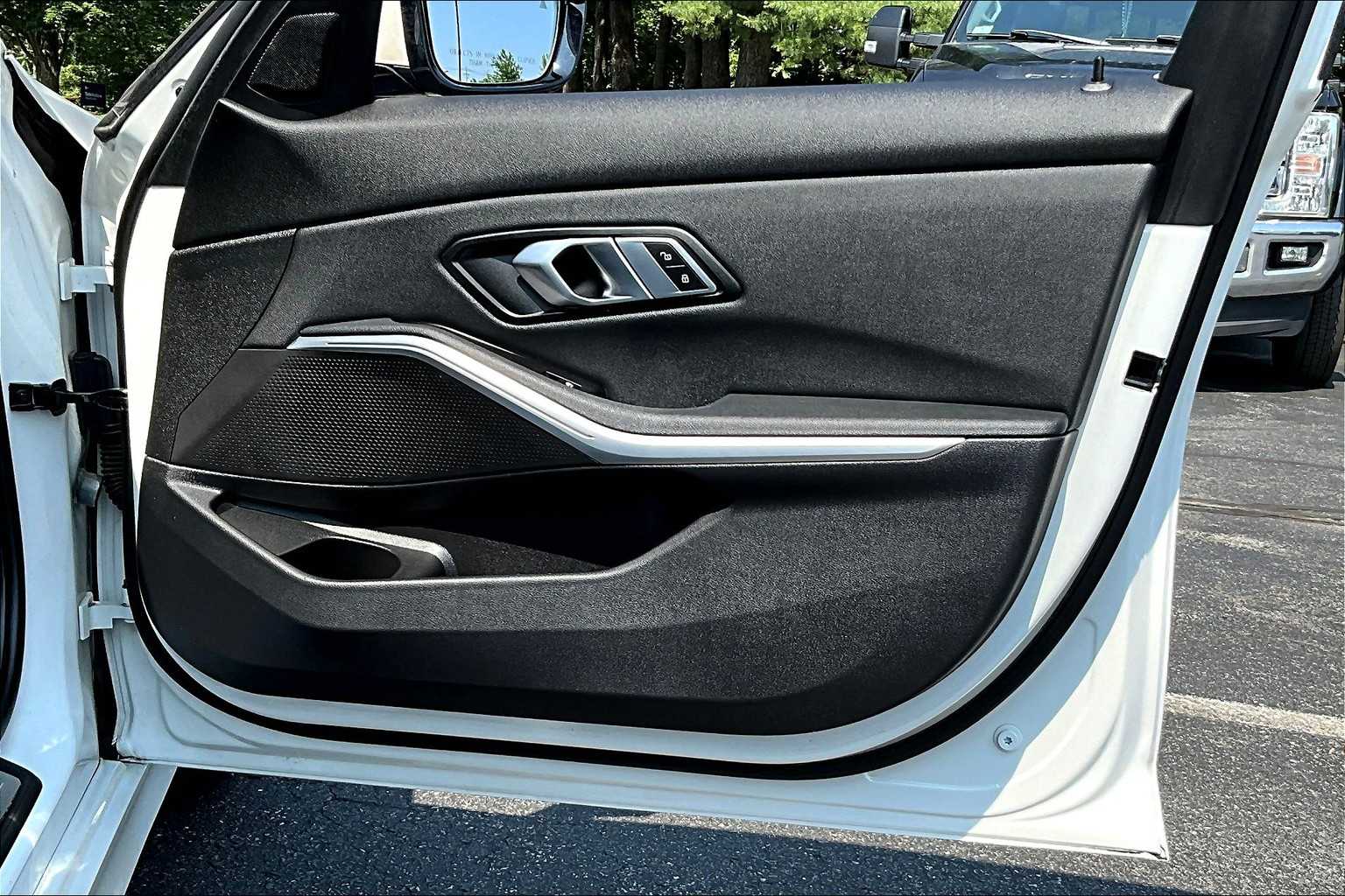 2020 BMW 3 Series 330i xDrive - Photo 12