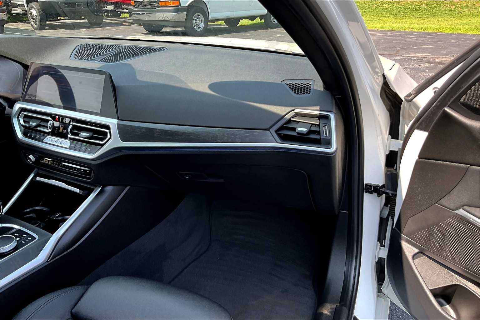 2020 BMW 3 Series 330i xDrive - Photo 13