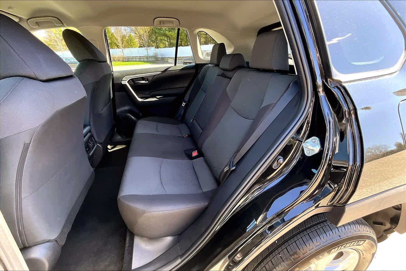 2024 Toyota RAV4 XLE - Photo 15