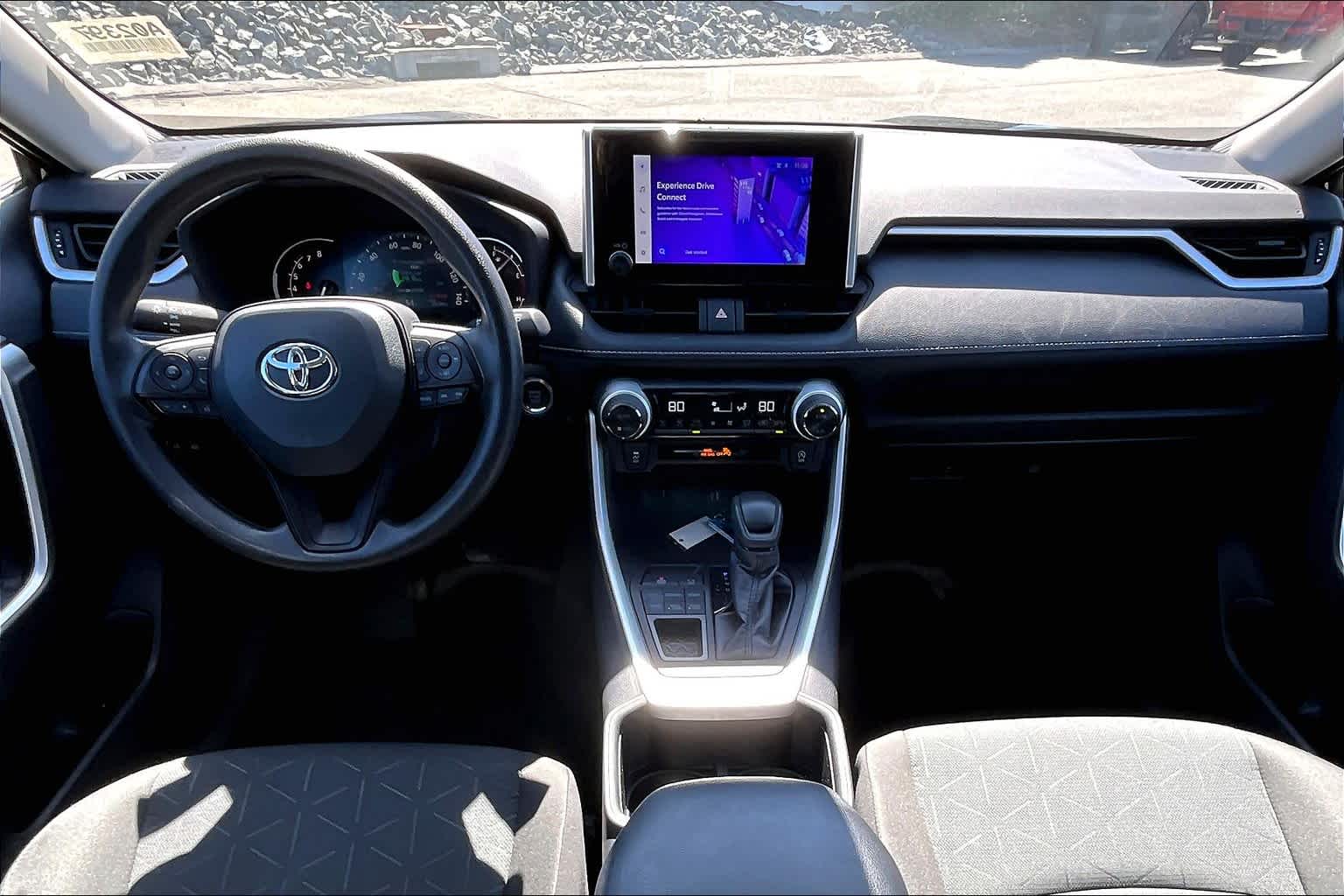 2024 Toyota RAV4 XLE - Photo 21