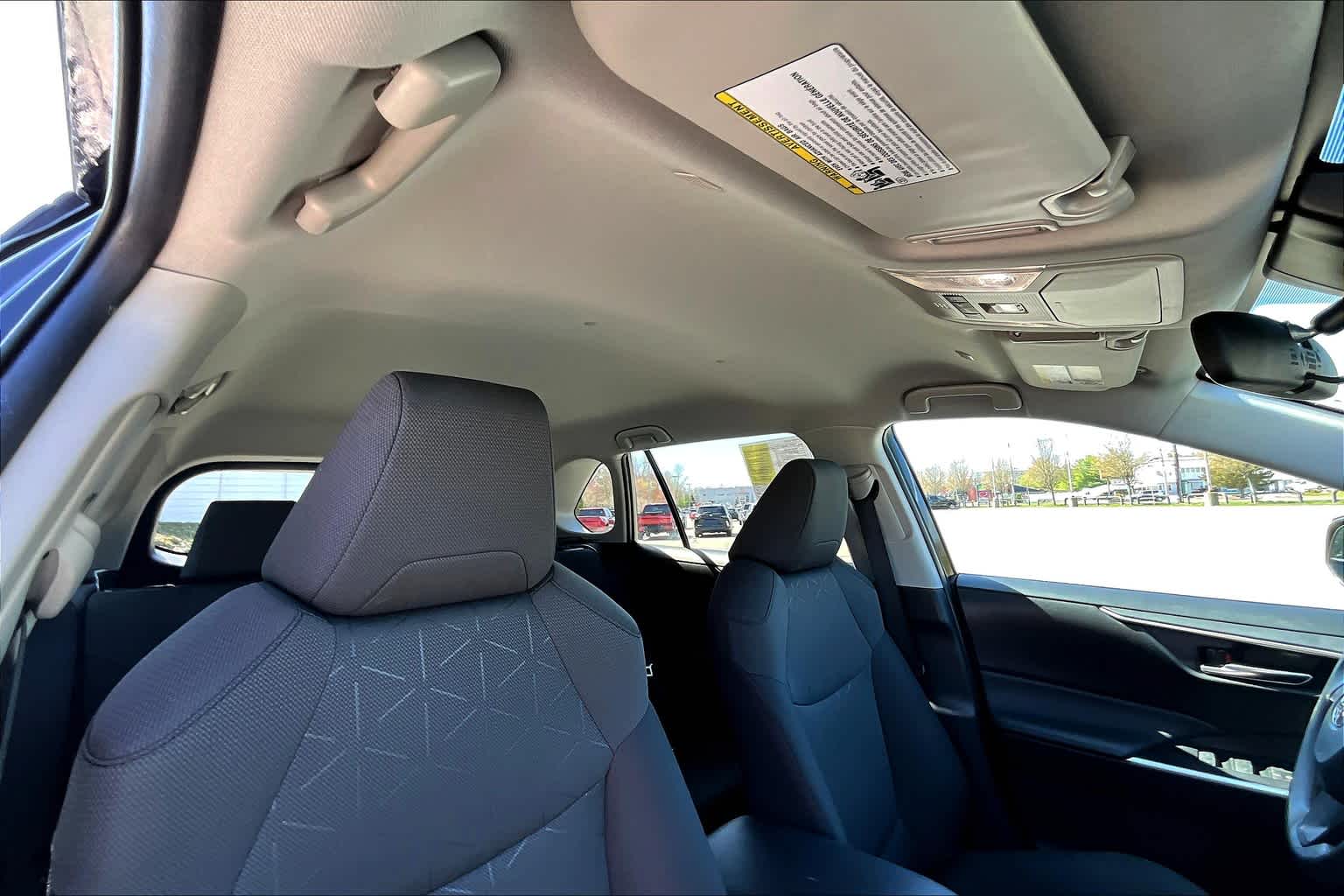 2024 Toyota RAV4 XLE - Photo 22