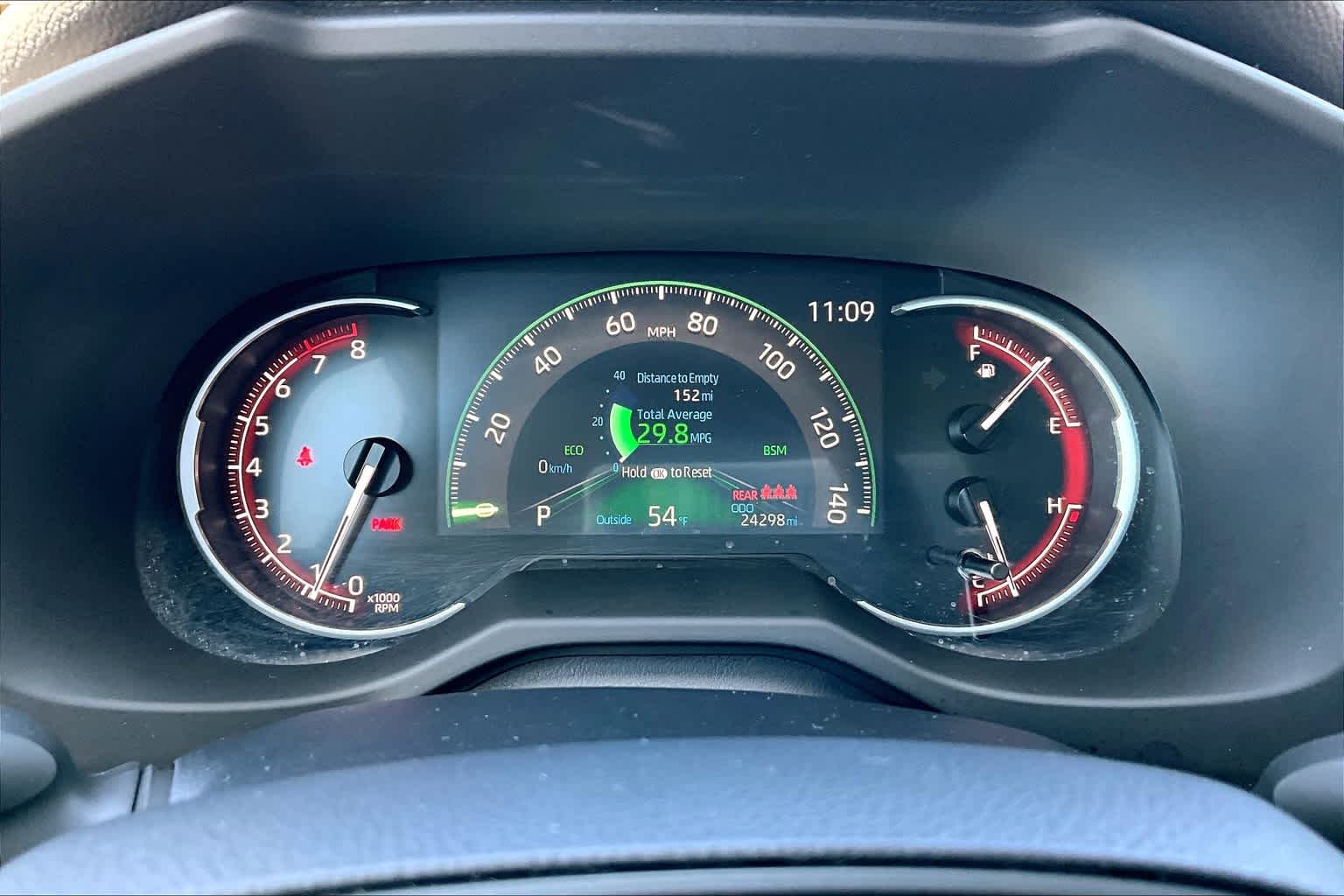 2024 Toyota RAV4 XLE - Photo 25