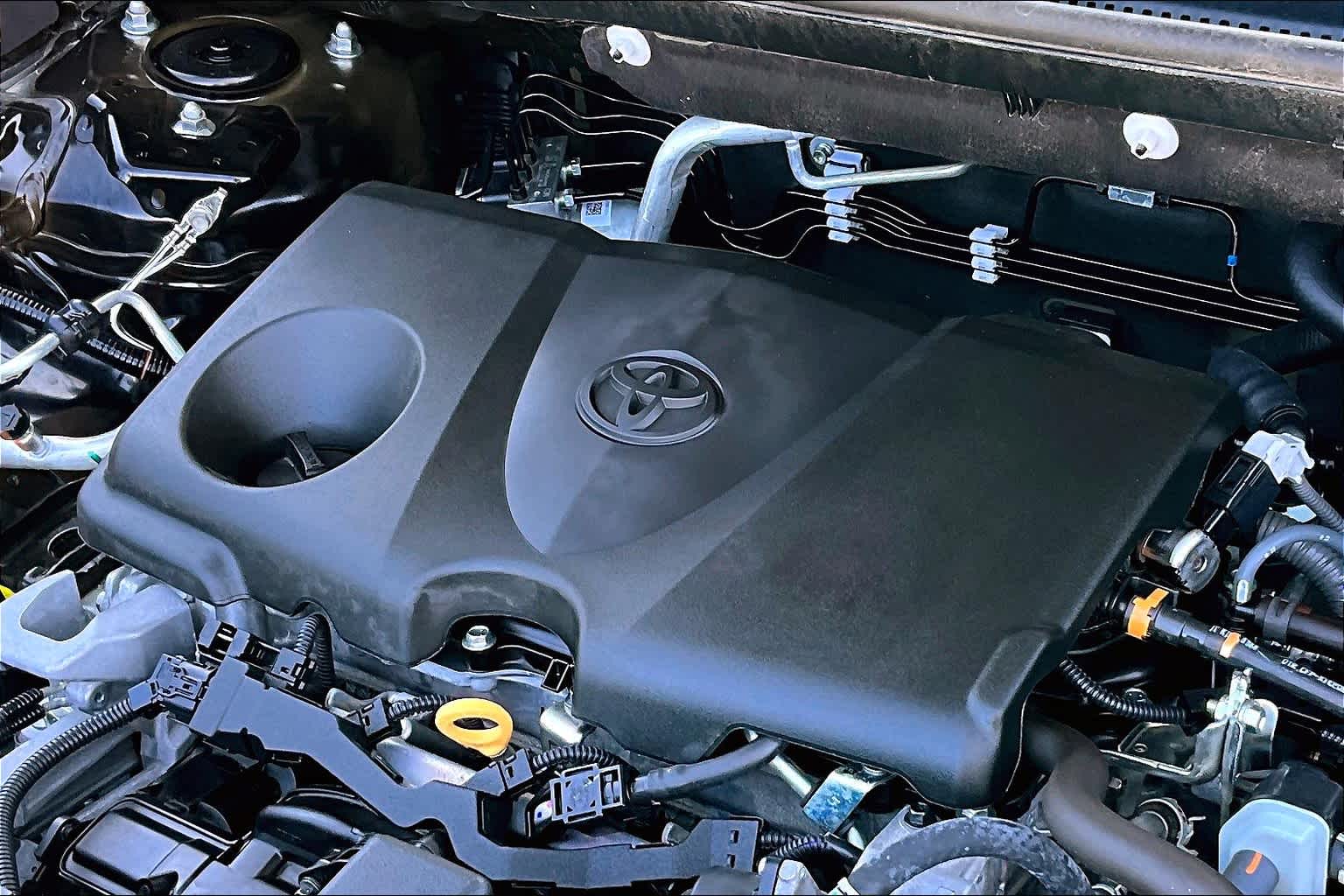 2024 Toyota RAV4 XLE - Photo 35