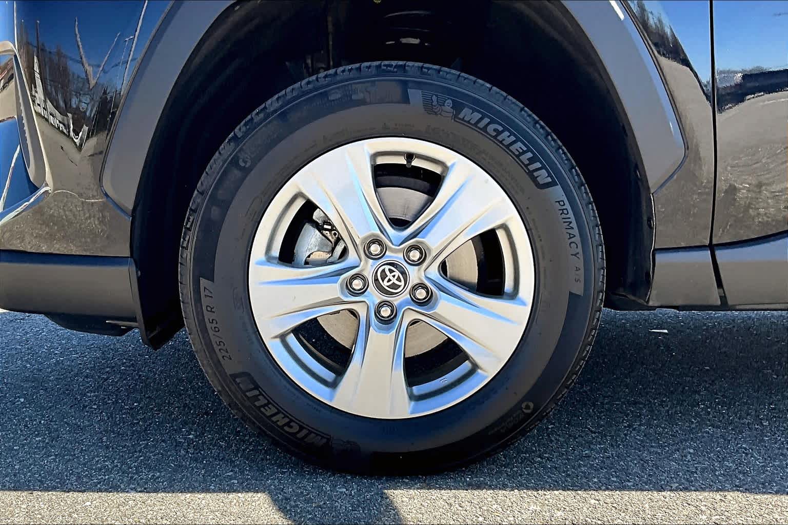 2024 Toyota RAV4 XLE - Photo 7