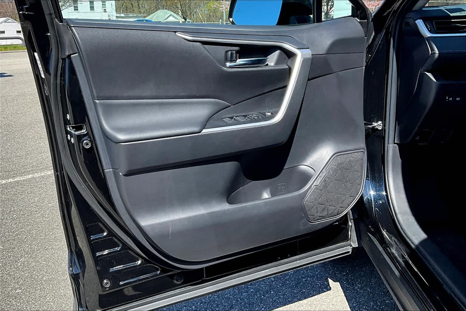 2024 Toyota RAV4 XLE - Photo 9