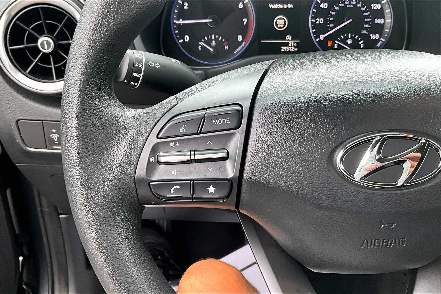 2022 Hyundai Kona SEL - Photo 22