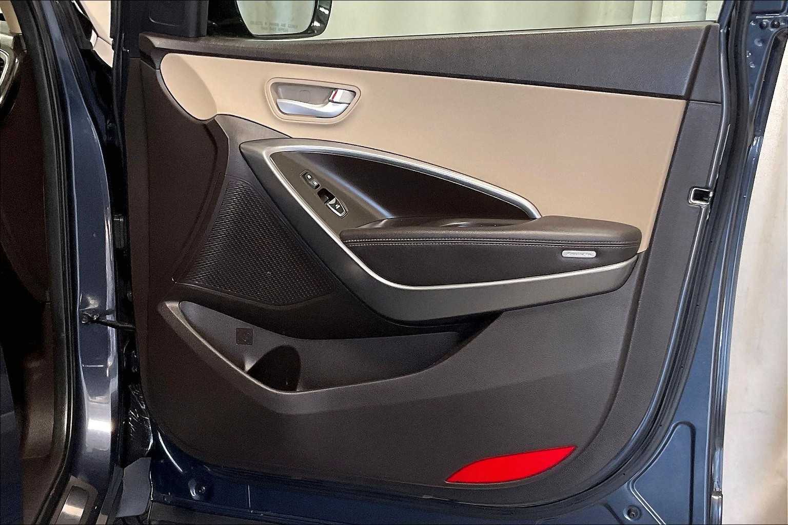 2017 Hyundai Santa Fe Sport 2.0T - Photo 12
