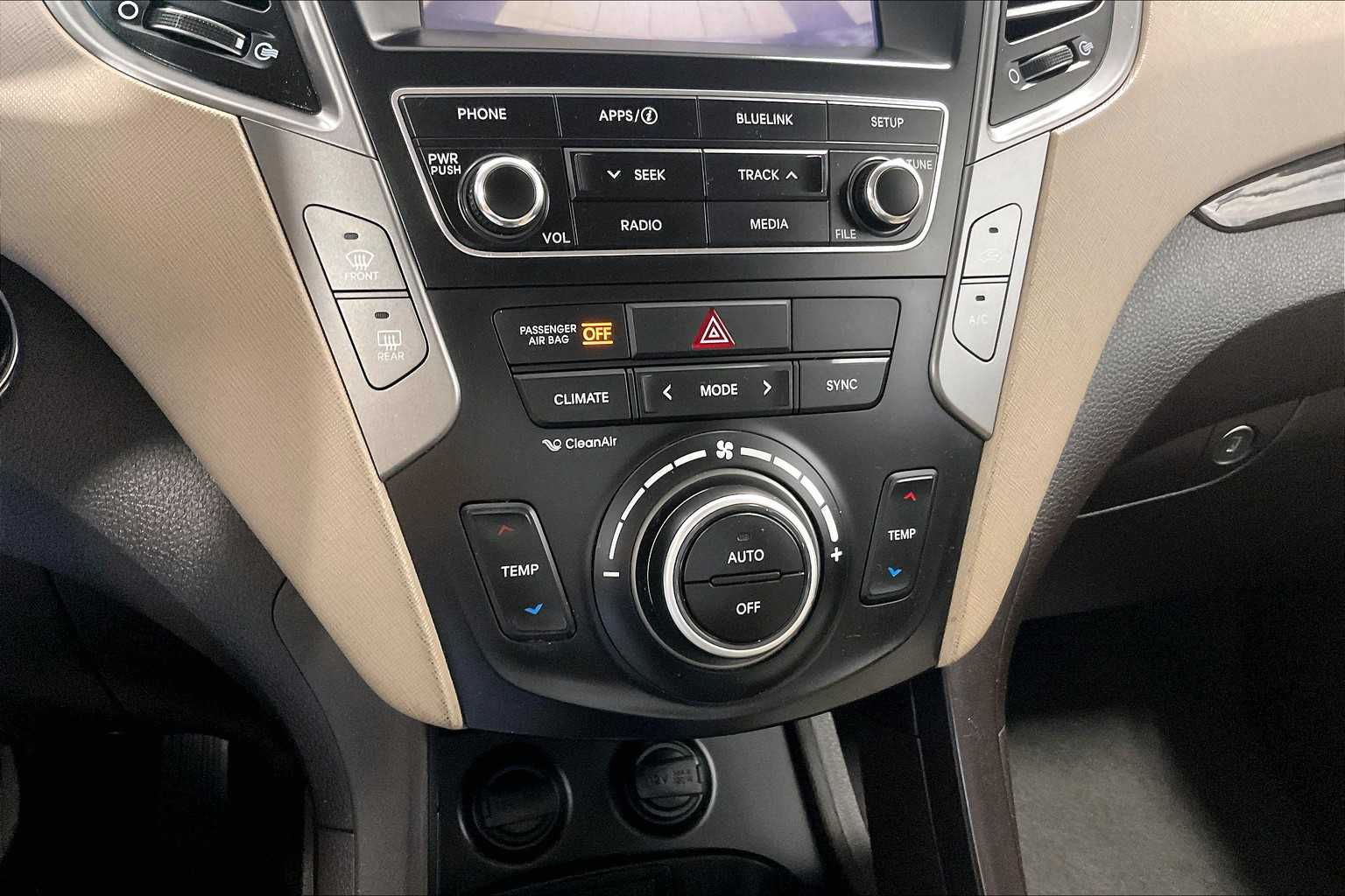 2017 Hyundai Santa Fe Sport 2.0T - Photo 25