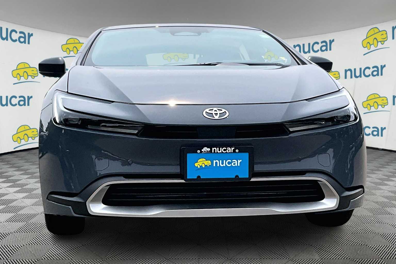 2025 Toyota Prius Plug-In Hybrid SE - Photo 3