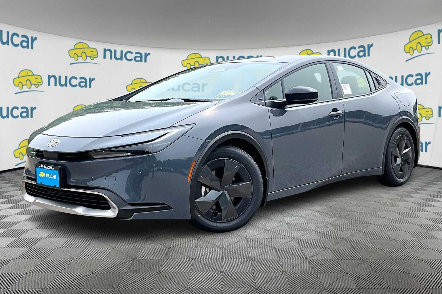 2025 Toyota Prius Plug-In Hybrid SE - Photo 4