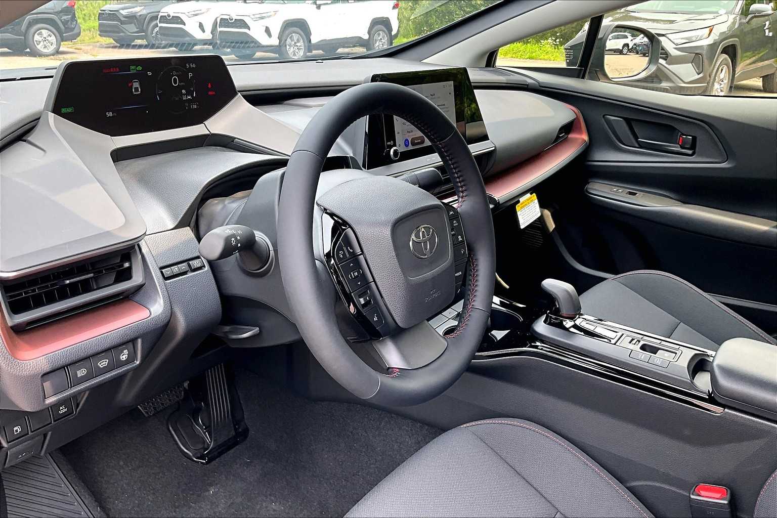 2025 Toyota Prius Plug-In Hybrid SE - Photo 9