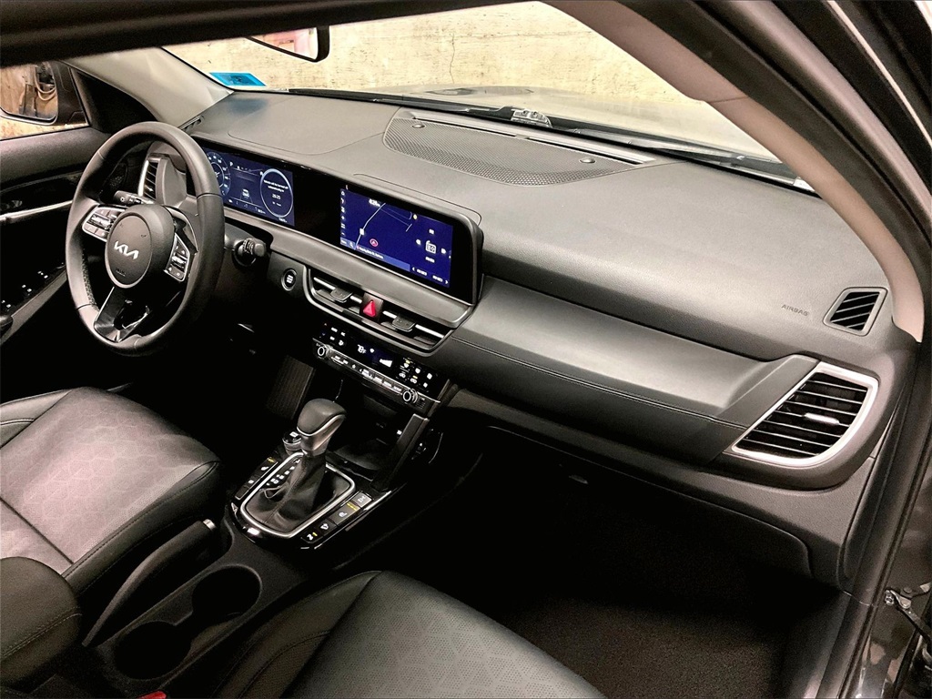 2025 Kia Seltos EX - Photo 14