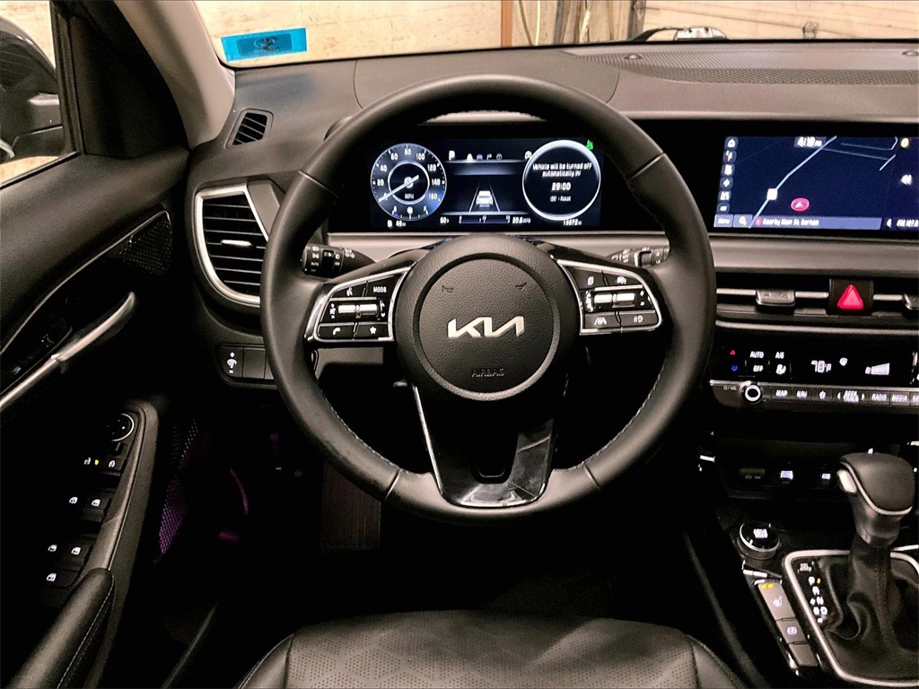 2025 Kia Seltos EX - Photo 17