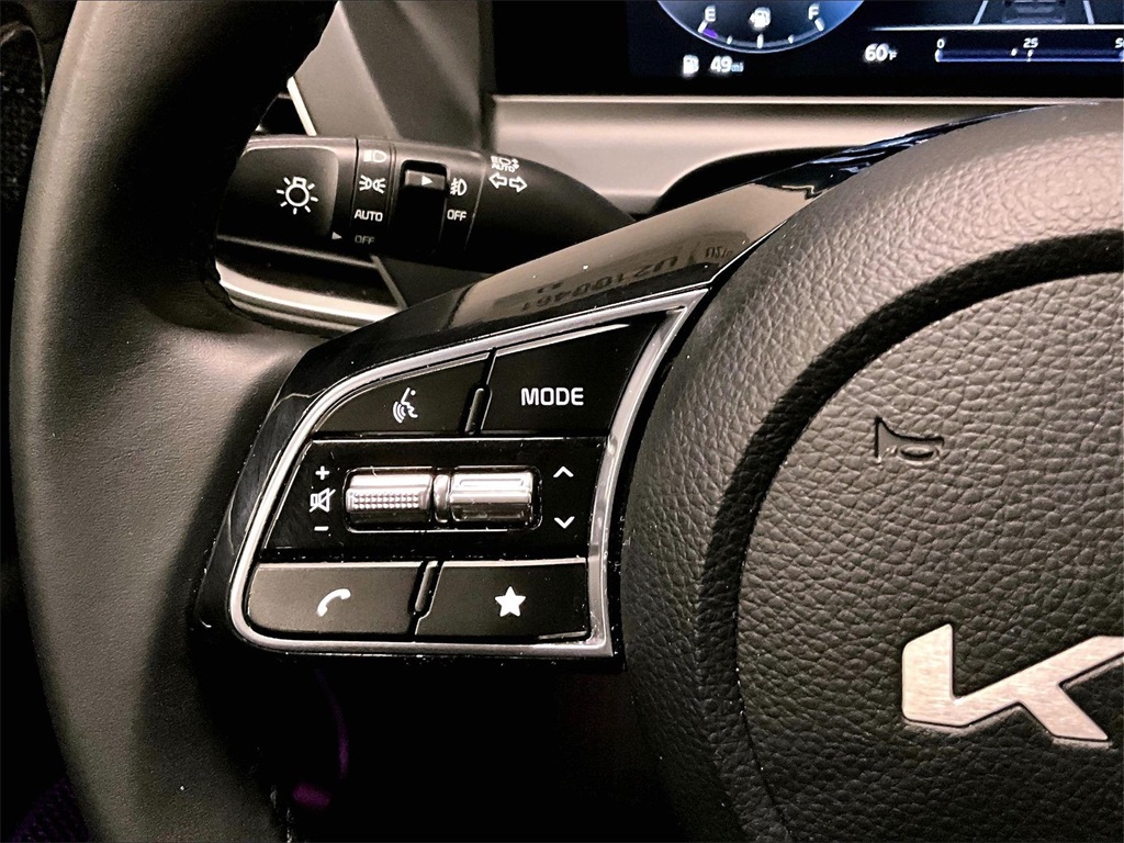 2025 Kia Seltos EX - Photo 23