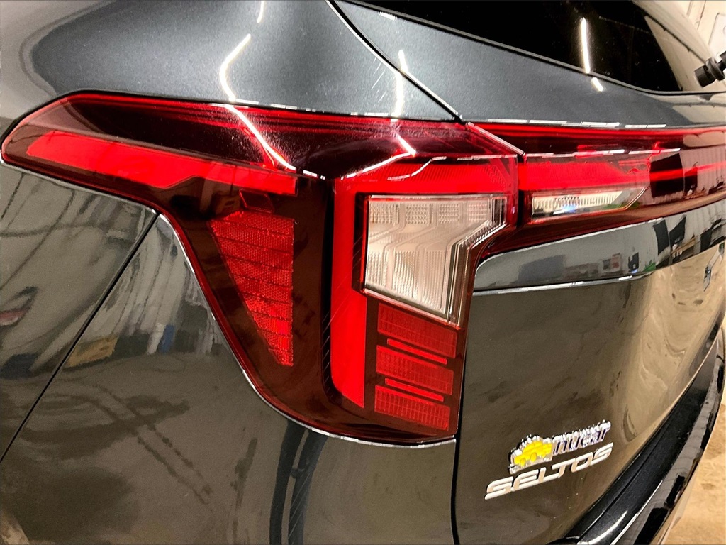 2025 Kia Seltos EX - Photo 32