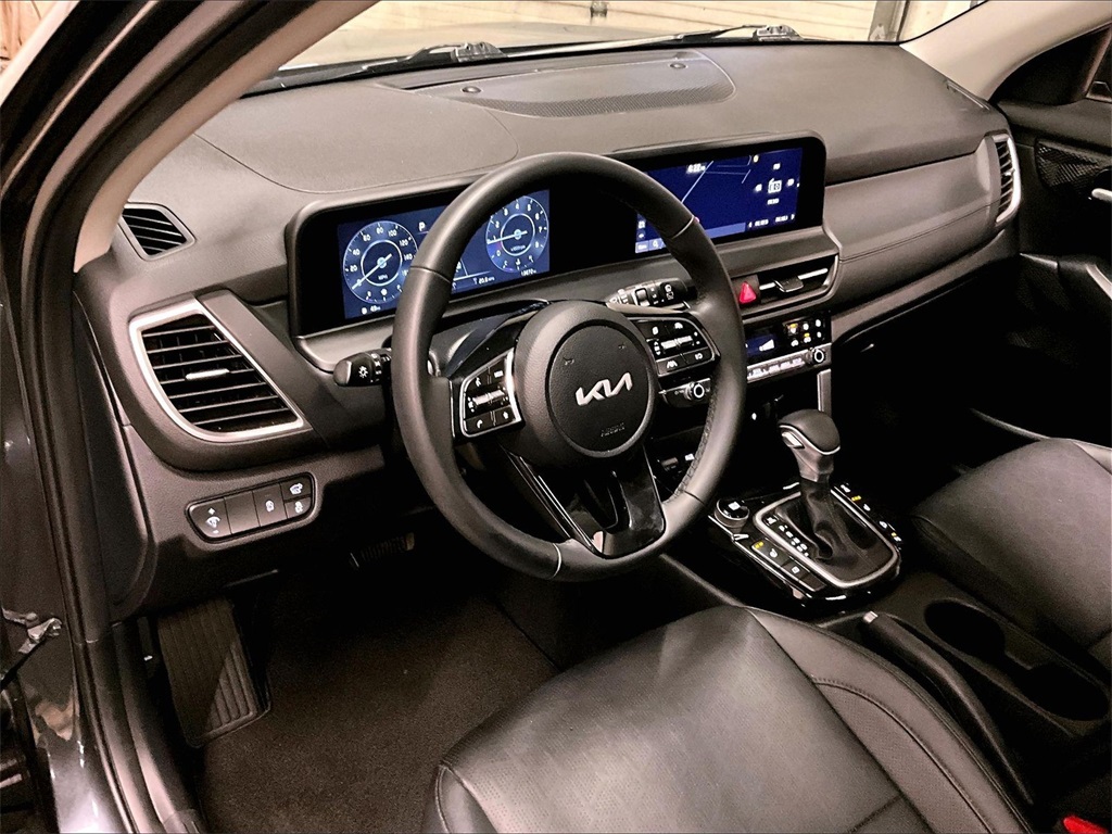 2025 Kia Seltos EX - Photo 8