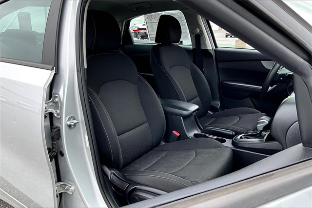 2021 Kia Forte LXS - Photo 11