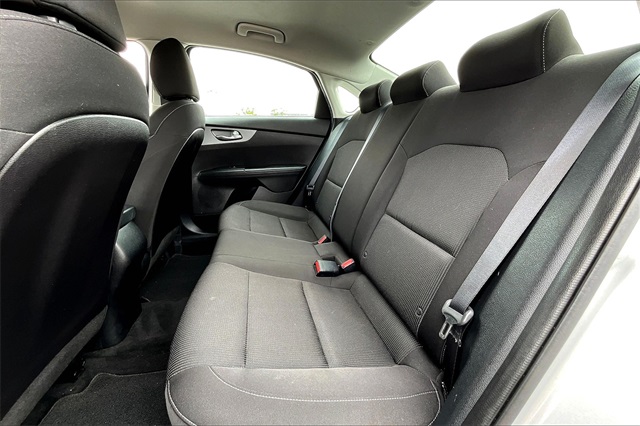 2021 Kia Forte LXS - Photo 14