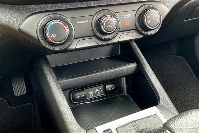 2021 Kia Forte LXS - Photo 22