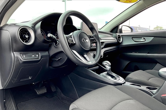 2021 Kia Forte LXS - Photo 8