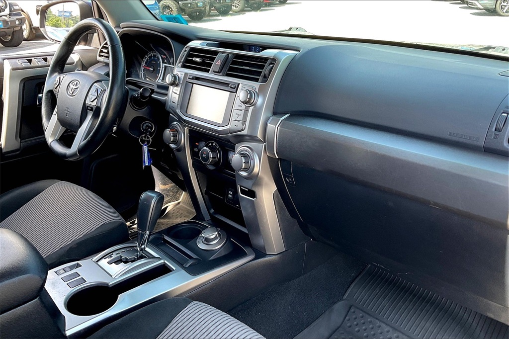 2018 Toyota 4Runner SR5 - Photo 13