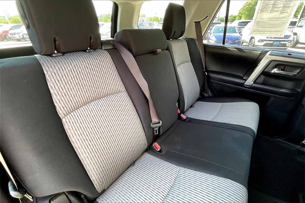 2018 Toyota 4Runner SR5 - Photo 15